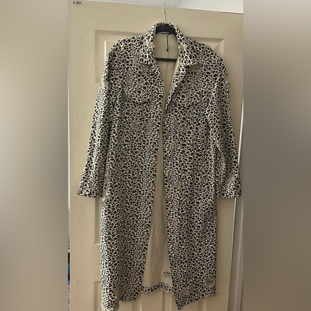 Beautiful leopard print jacket…Never worn.  Size Large